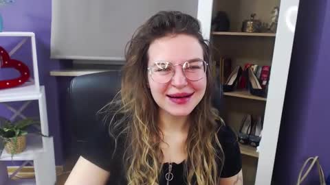 Z O E Y online show from 20, 1, 2025