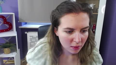 Z O E Y online show from 10, 2, 2025