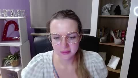 Z O E Y online show from 28, 11, 2025