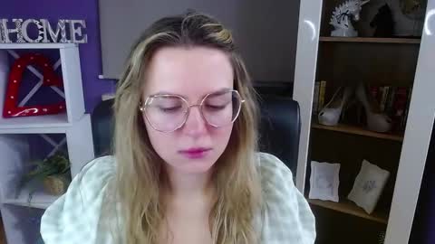 Z O E Y online show from 12, 1, 2026