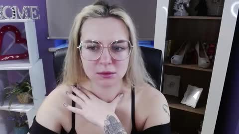 Z O E Y online show from 9, 3, 2026