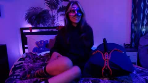 Roselina online show from 1, 1, 2025