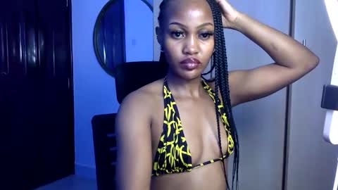 Snapshot of blaxbird chatting on 30, 10, 2025 Hot ronn online show from 30, 10, 2025