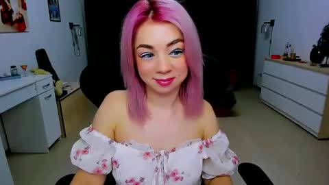 Nicole online show from 4, 12, 2024