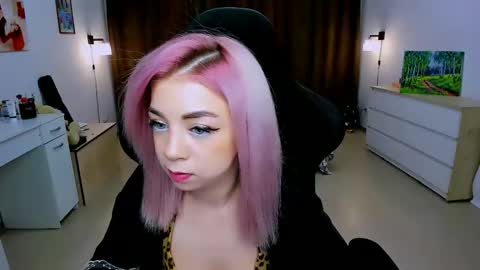 Nicole online show from 18, 12, 2024