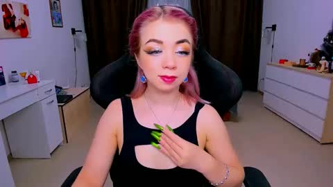 Nicole online show from 14, 1, 2025