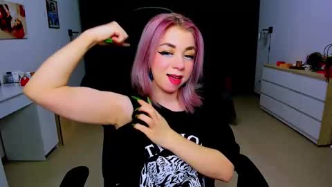 Nicole online show from 20, 1, 2025