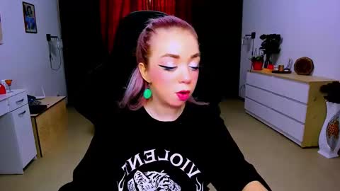 Nicole online show from 21, 1, 2025