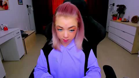 Nicole online show from 23, 1, 2025