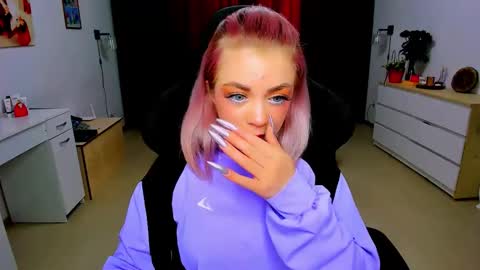 Nicole online show from 23, 1, 2025