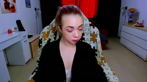 Nicole online show from 5, 2, 2025