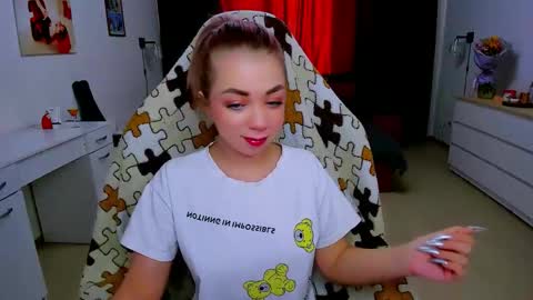 Nicole online show from 8, 2, 2025