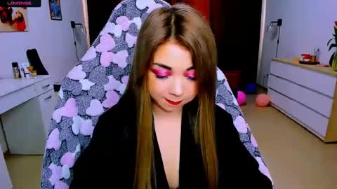 Nicole online show from 10, 3, 2025