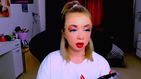 Nicole online show from 9, 9, 2025