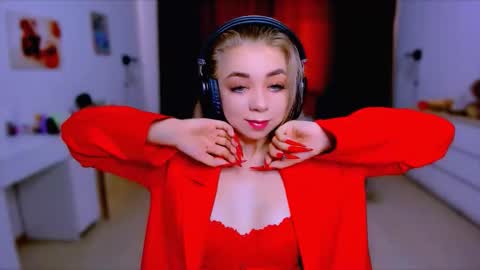 Nicole online show from 18, 9, 2025