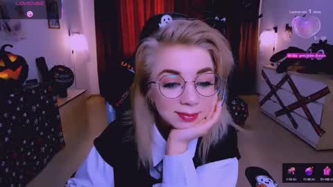 Nicole online show from 9, 10, 2025