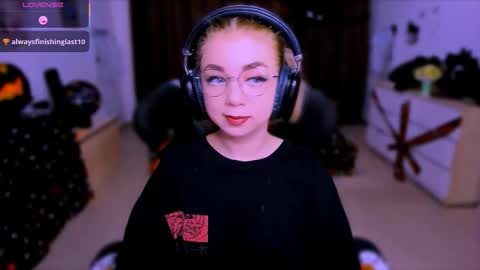 Nicole online show from 20, 10, 2025