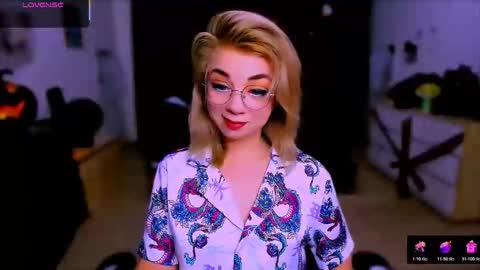 Nicole online show from 24, 10, 2025