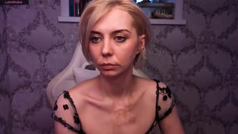 Snapshot of blond_ice_ann chatting on 17, 4, 2026 blond_ice_ann online show from 17, 4, 2026