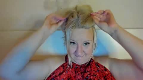 Nicole online show from 26, 9, 2025