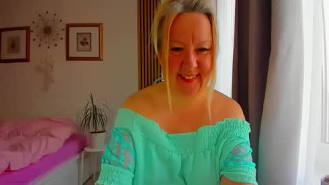 Nicole online show from 17, 3, 2026