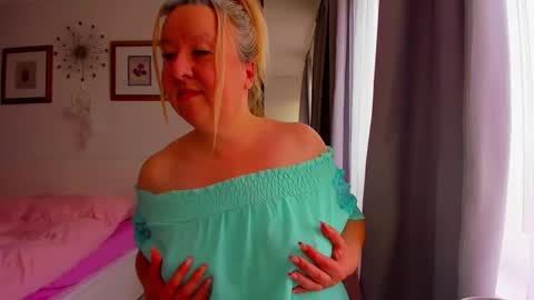 Nicole online show from 29, 3, 2026