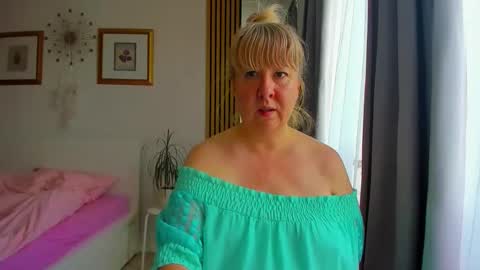 Snapshot of blonde_angel20 chatting on 30, 5, 2026 Nicole online show from 30, 5, 2026