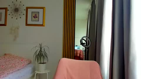 Snapshot of blonde_angel20 chatting on 13, 6, 2026 Nicole online show from 13, 6, 2026