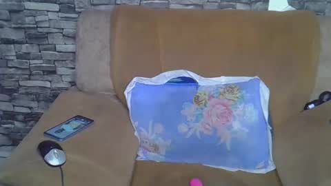 blonde_creamy online show from 28, 4, 2026