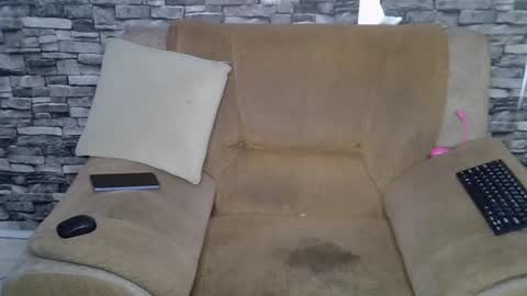blonde_creamy online show from 18, 6, 2026