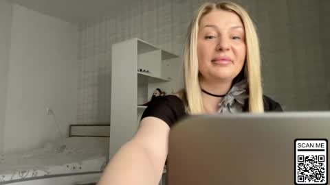 blondie_xoxoxo online show from 22, 4, 2026