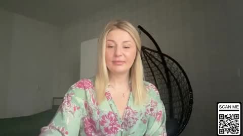 blondie_xoxoxo online show from 25, 4, 2026