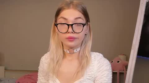 blondy_fina online show from 7, 6, 2026