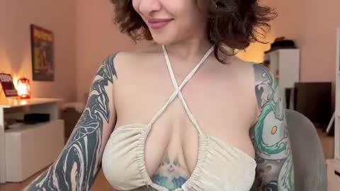 Snapshot of bloody__mary chatting on 25, 7, 2026 Mary Ly online show from 25, 7, 2026