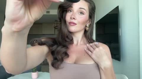 Emma Bloom online show from 28, 5, 2026