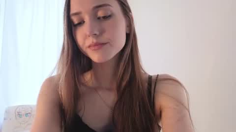 Alice or your girl from University online show from 28, 7, 2026