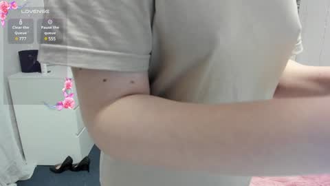 blue candy28 online show from 5, 1, 2025