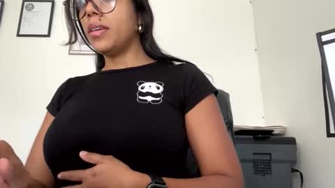 Snapshot of blueaby1 chatting on 20, 11, 2025 blueaby1 online show from 20, 11, 2025