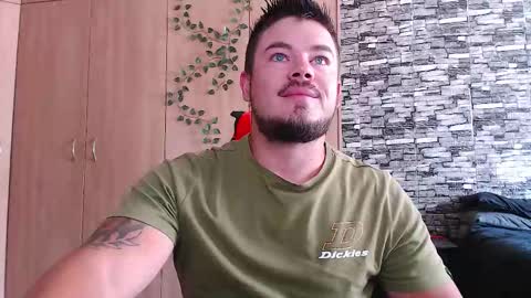 blueeyeboy0 online show from 28, 10, 2025