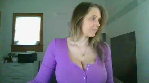 BlueEyedDDVixen online show from 3, 2, 2026