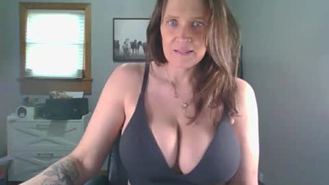 BlueEyedDDVixen online show from 28, 4, 2026
