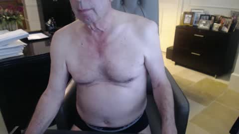 Snapshot of blueisles chatting on 8, 1, 2025 blueisles online show from 8, 1, 2025