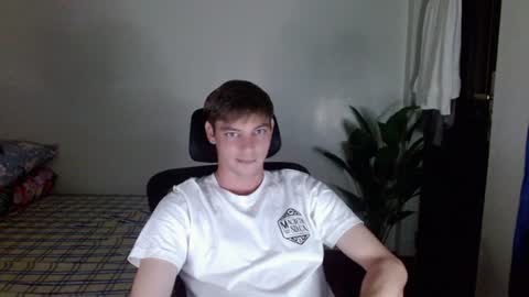 Snapshot of blueyedboyinasia chatting on 24, 7, 2026 blueeyedboyisasia online show from 24, 7, 2026