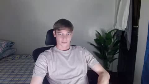 Snapshot of blueyedboyinasia chatting on 25, 7, 2026 blueeyedboyisasia online show from 25, 7, 2026