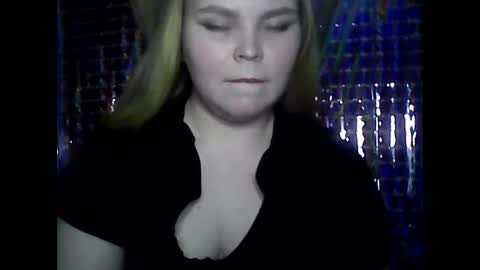 blushing_star online show from 4, 3, 2025