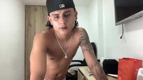 Snapshot of bob_pettersonn chatting on 28, 9, 2025 Bob INDEPENDENT MODEL online show from 28, 9, 2025