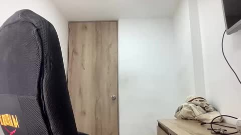 Bob  INDEPENDENT MODEL online show from 25, 4, 2026