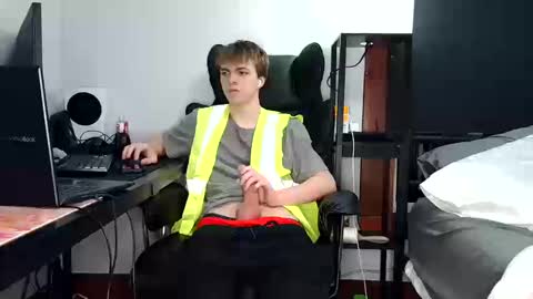 Snapshot of bobby72738 chatting on 13, 10, 2025 bobby72738 online show from 13, 10, 2025