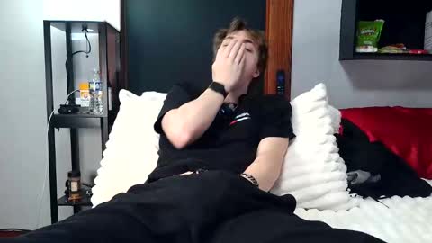 Snapshot of bobby72738 chatting on 18, 11, 2025 bobby72738 online show from 18, 11, 2025