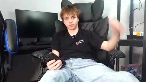 Snapshot of bobby72738 chatting on 22, 11, 2025 bobby72738 online show from 22, 11, 2025